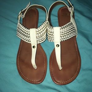 ❌❌SOLD❌❌ SM New York Gold & White Sandals